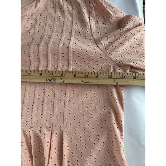 Women's Roz & Ali Top 1X Peach Eyelet Pullover 3/4 Sleeve Stretch Baby Doll - Picture 9 of 11